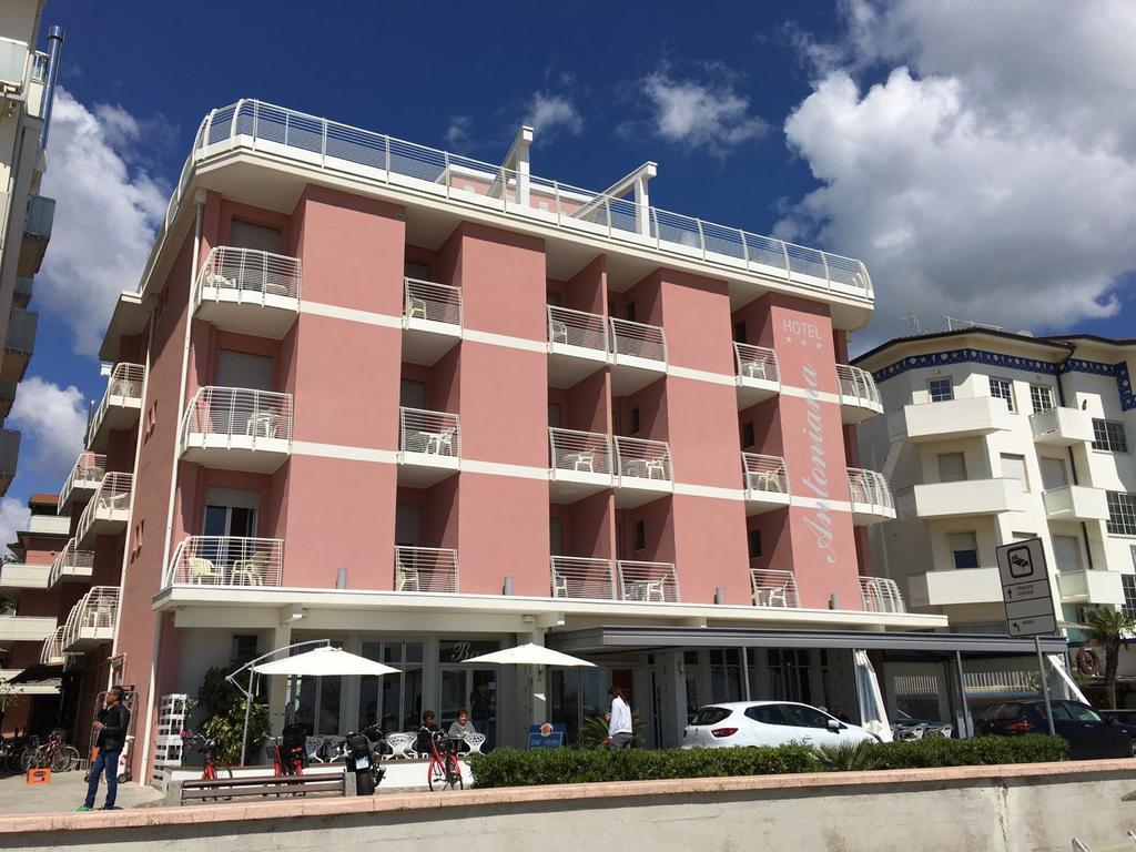 Hotel Antoniana Caorle Exterior photo