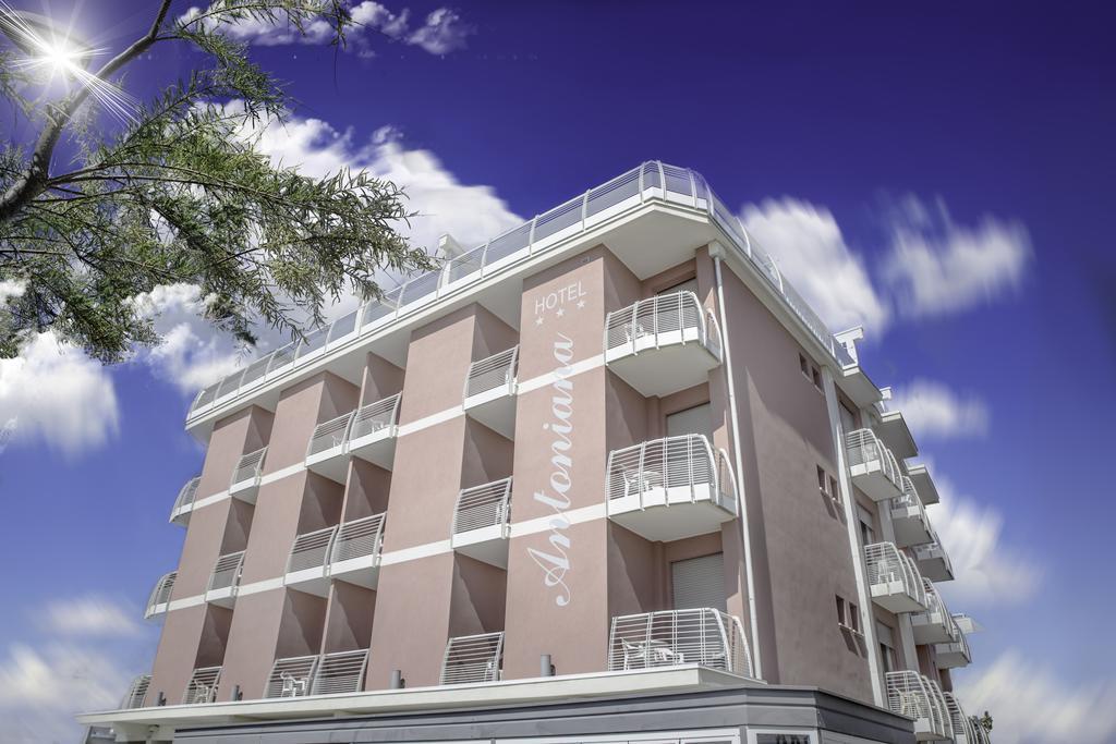 Hotel Antoniana Caorle Exterior photo